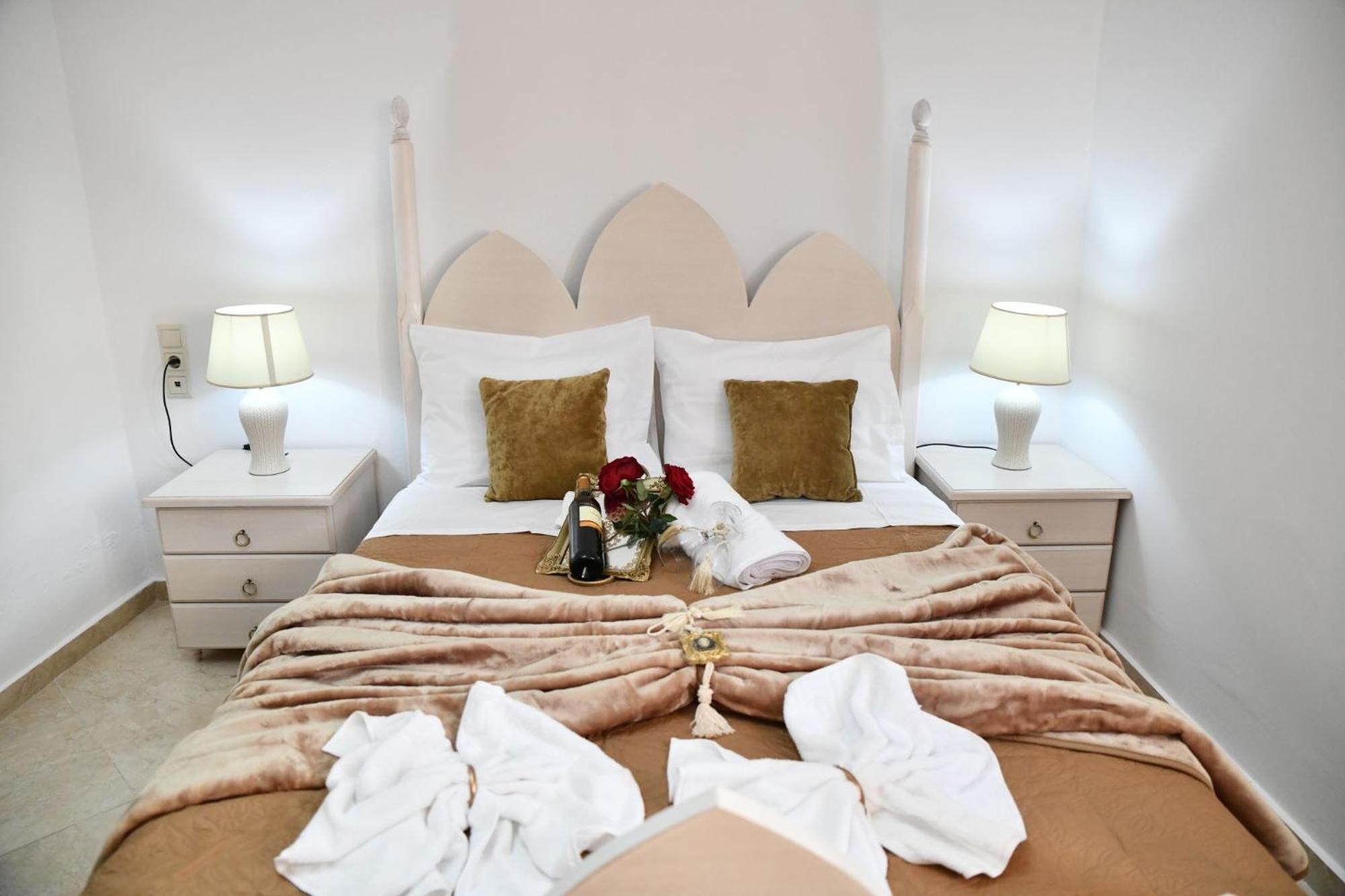 Kleopatra Deluxe Apartment With Jacuzzi カミラリ エクステリア 写真