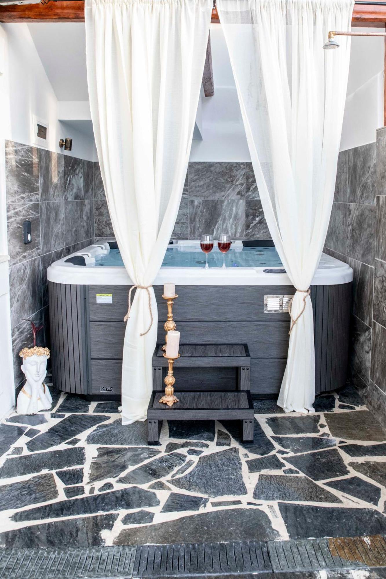 Kleopatra Deluxe Apartment With Jacuzzi カミラリ エクステリア 写真