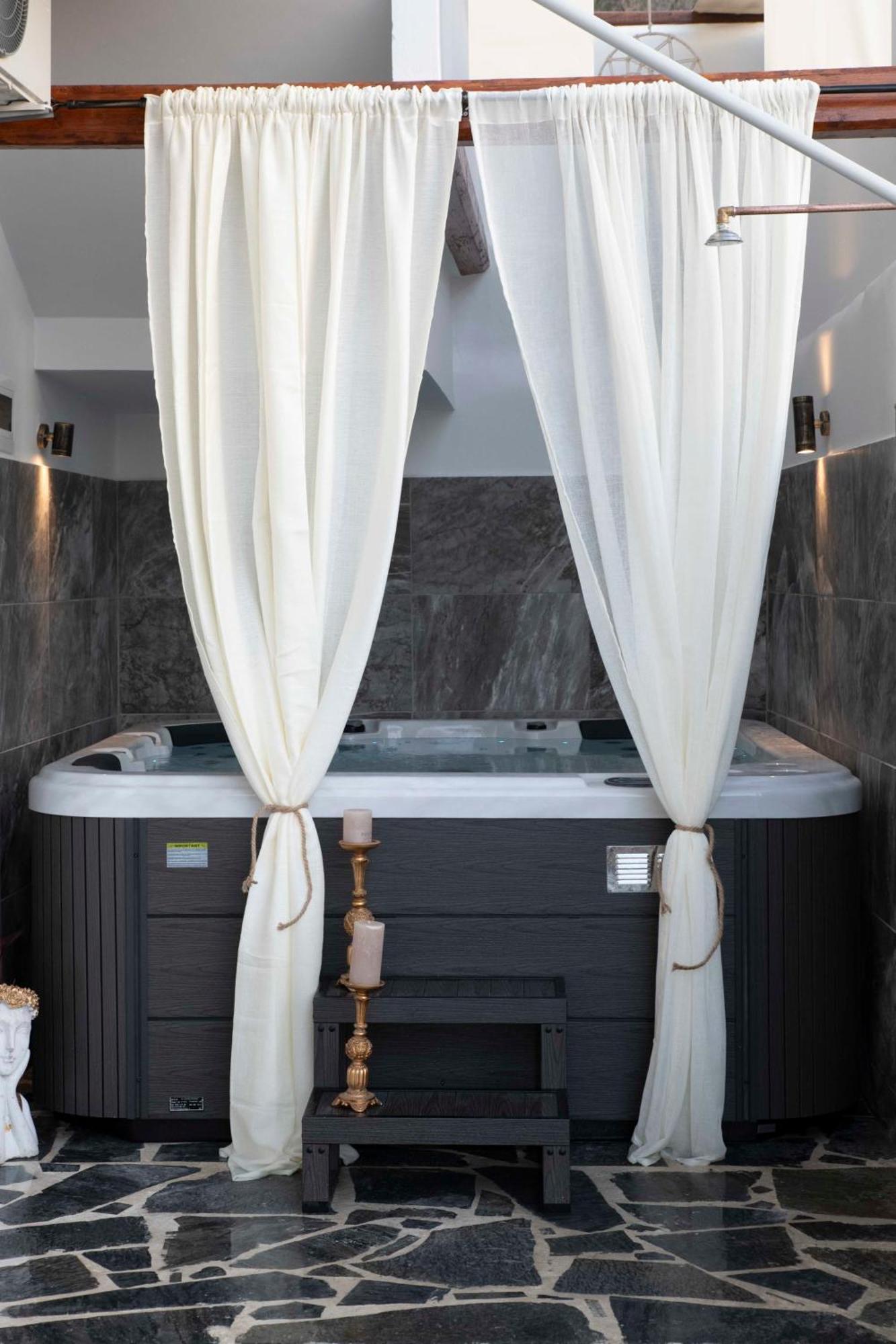 Kleopatra Deluxe Apartment With Jacuzzi カミラリ エクステリア 写真