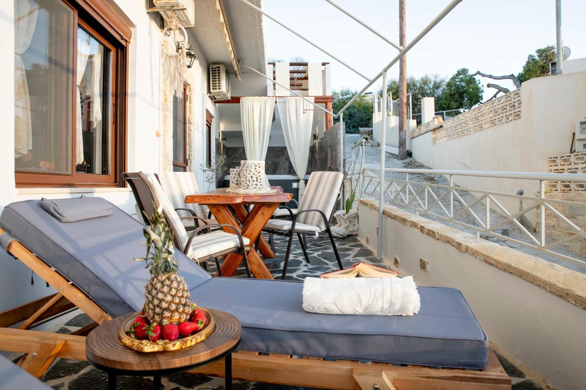 Kleopatra Deluxe Apartment With Jacuzzi カミラリ エクステリア 写真